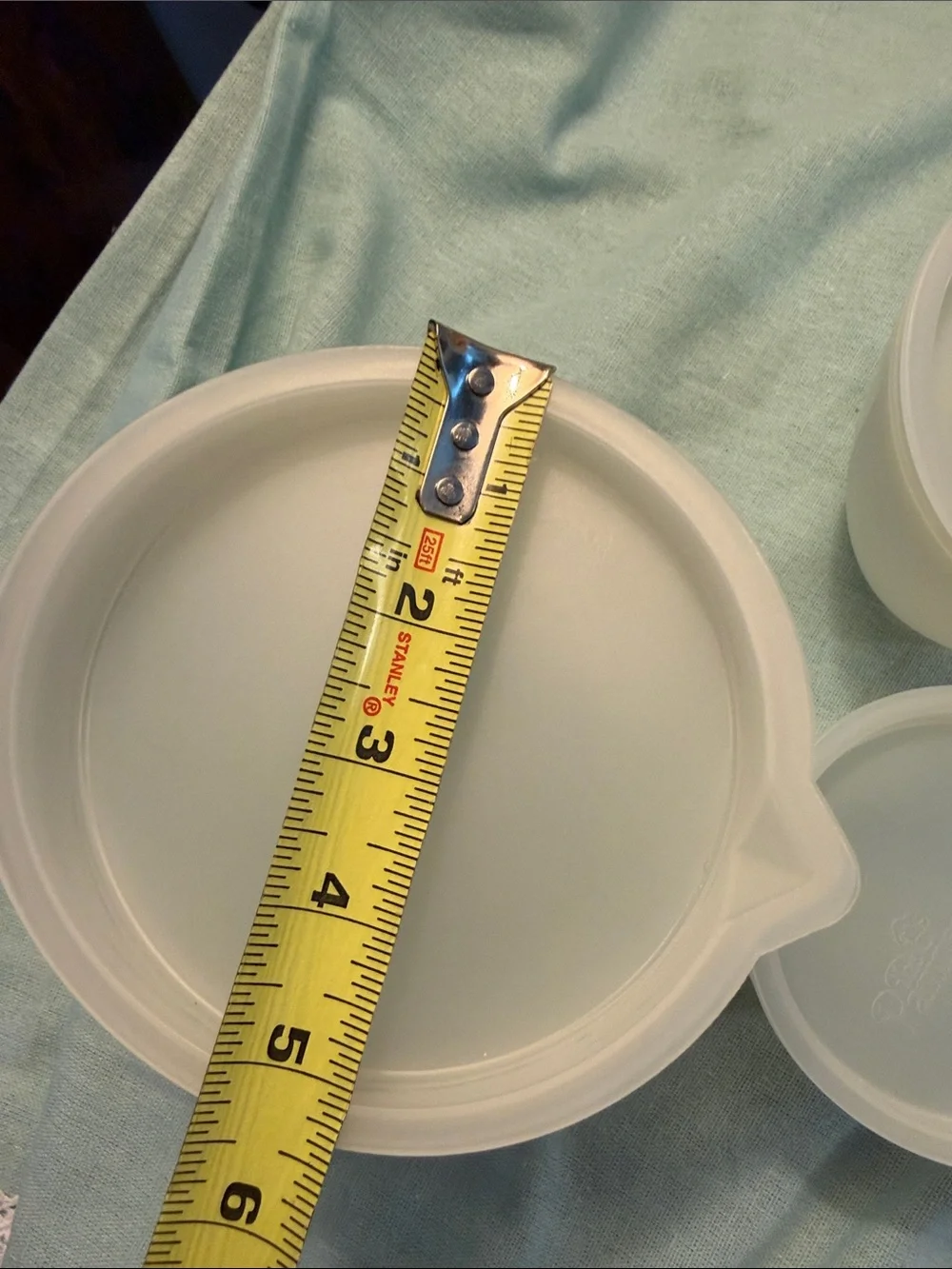 Pampered chef Set of 3 silicon Food Storage Containers with Lids